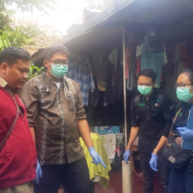 Bersama Dinas Sosial, Banser di Semarang Bantu Orang Telantar 