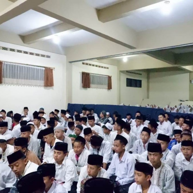 Ngaji Tasawuf Dadakan di Pesantren Al-Istiqomah Bandung