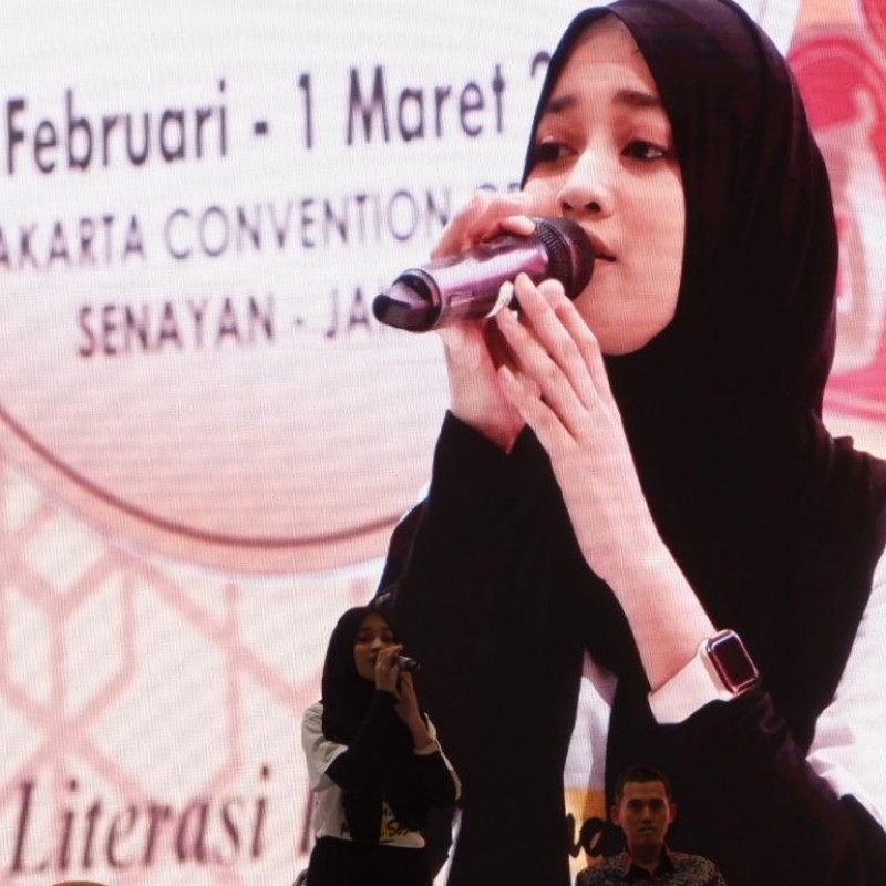 Veve Zulfikar Lantunkan Shalawat Nahdliyah di Pameran Buku JCC Senayan