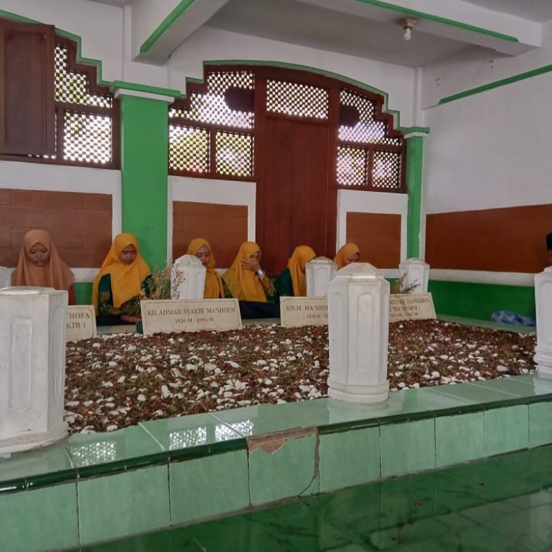 Peringati Harlah, IPNU-IPPNU Lasem Ziarahi Makam Tiga Pendiri NU