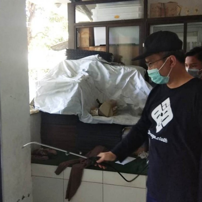 Pesantren Darul Falah Besongo Semarang Lakukan Penyemprotan Disinfektan 