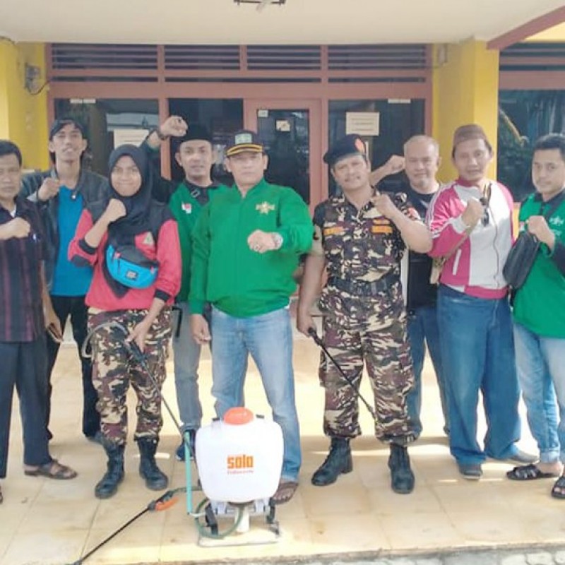 Cegah Covid-19, NU Bandar Lampung Semprotkan Disinfektan Ke Pesantren