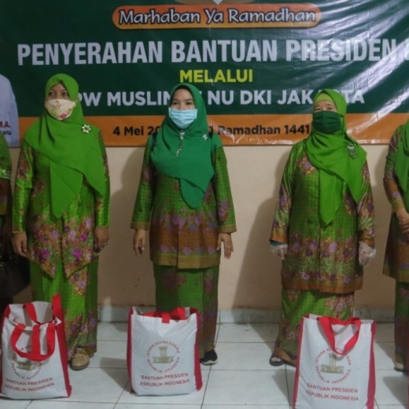 Banyak Warga Kekurangan, Muslimat Jakarta Salurkan Bansos