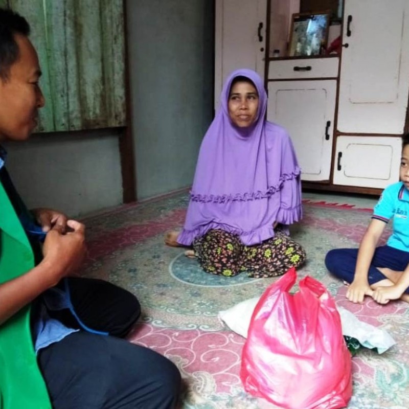 Ansor Melawi Kalbar dan LAZISNU Bagikan Sembako Lebaran untuk Yatim