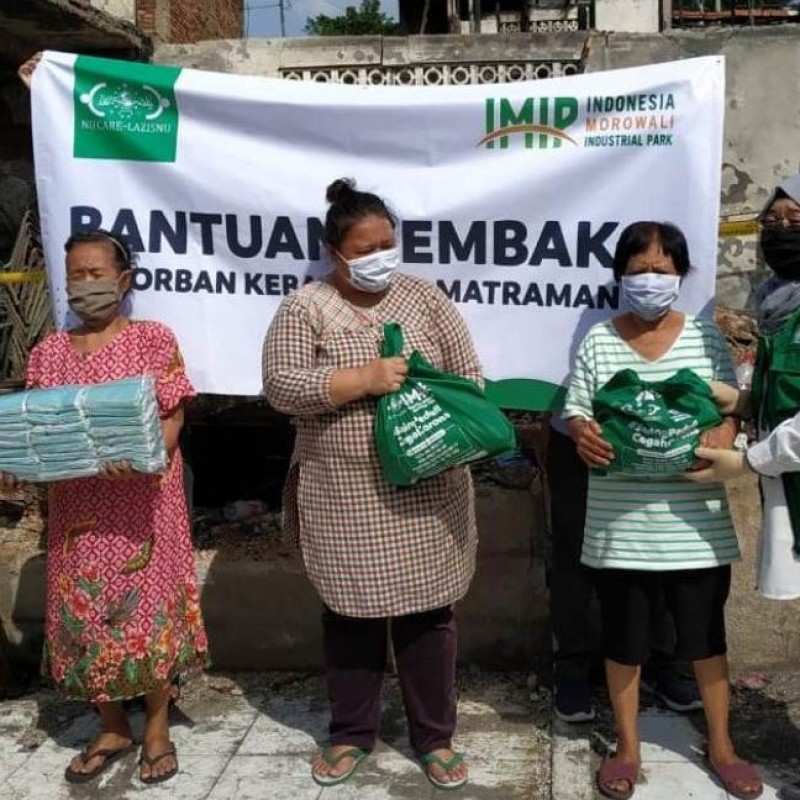 LAZISNU Bagikan Paket Sembako ke Warga Terdampak Kebakaran DKI Jakarta