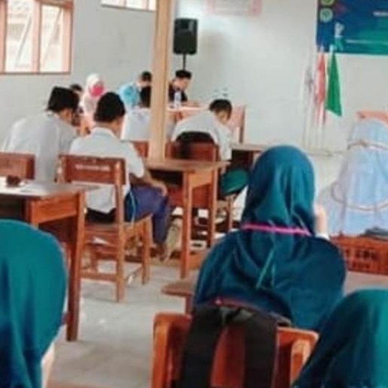 SMK Bustanul Ulum Tasikmalaya Berlakukan Batik IPNU dan IPPNU Seragam Murid 