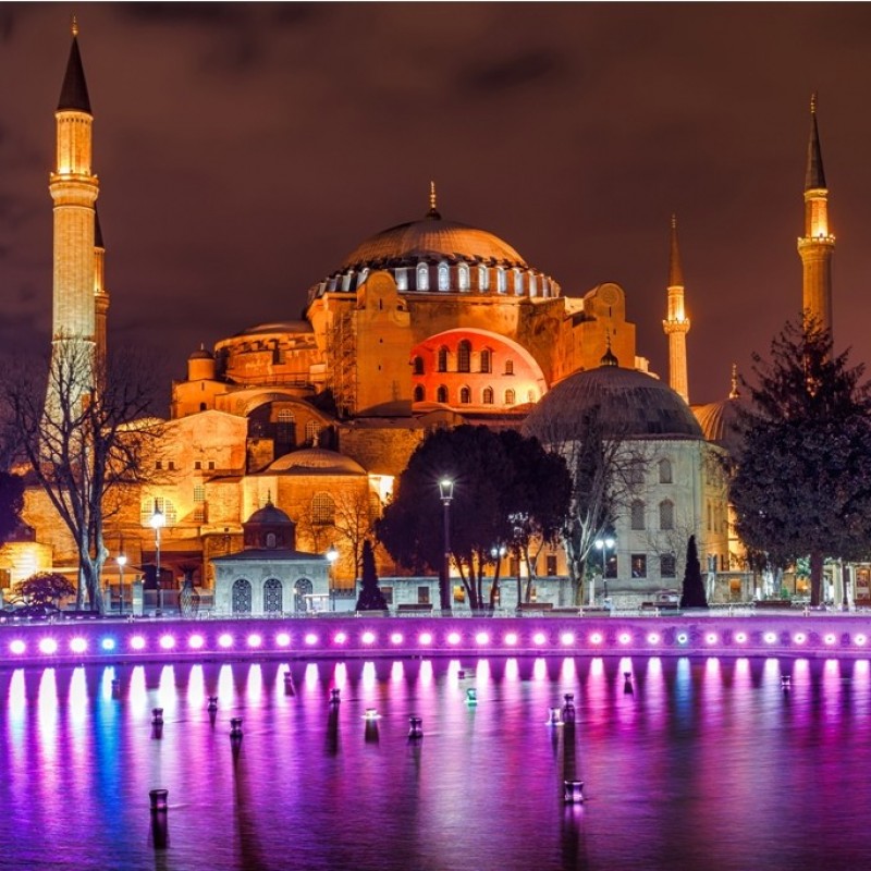 Perang Simetris Berhadiah Hagia Sophia