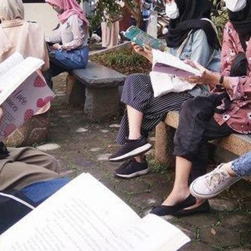 Tumbuhkan Minat Baca, Kader Muda NU Kota Banjar Ajak Anak Cinta Buku 