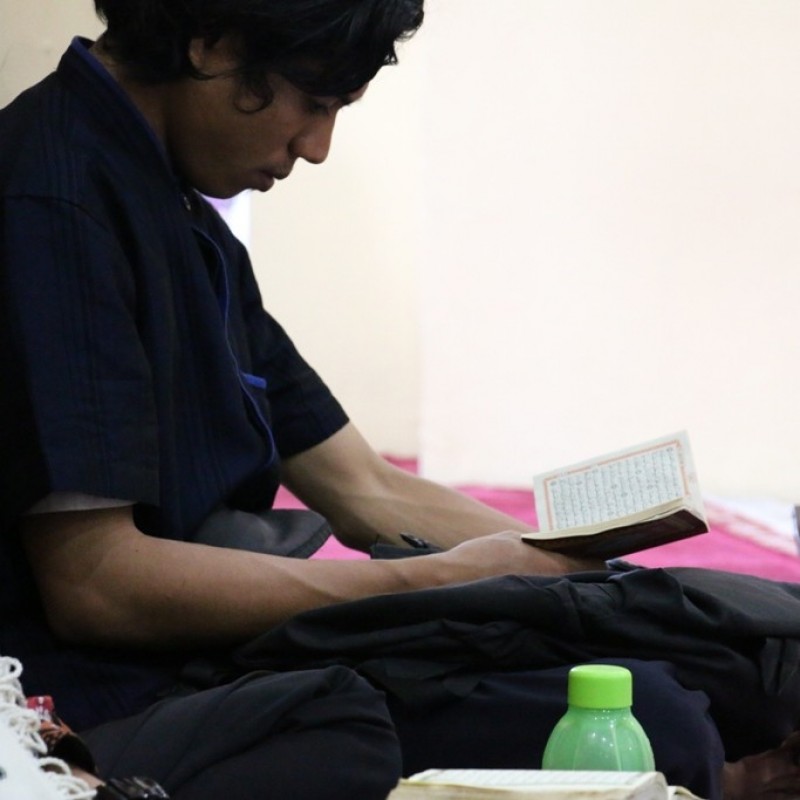 Pentingnya Merenungi Al-Qur’an, Bukan Cuma Membaca