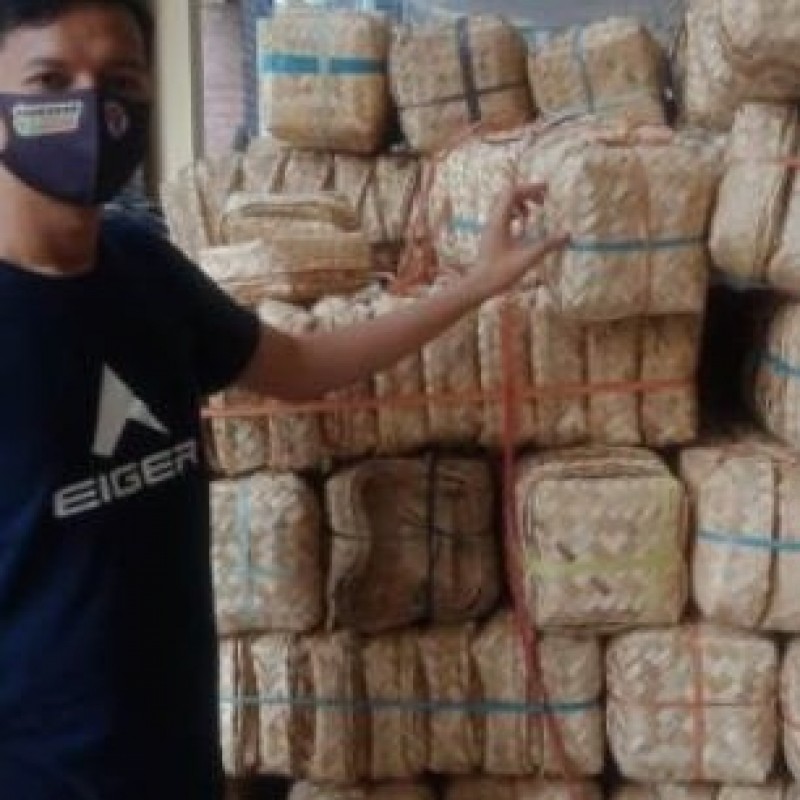 Hindari Sampah Plastik, Distribusi Daging Kurban LAZISNU Gunakan Besek Bambu