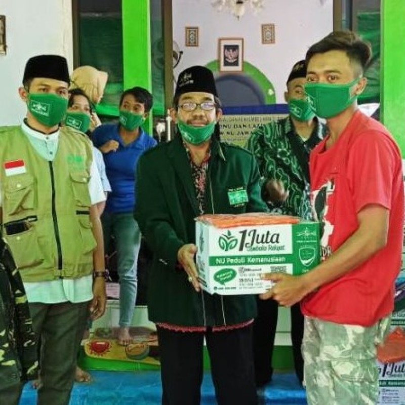 Bagikan Daging Kurban, NU Jatim Jaga Kerukunan Umat Beragama di Malang Selatan