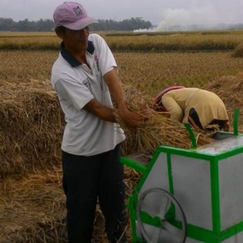 Bantu Petani, Mesin Perontok Padi Karya Pemuda NU Ciamis Diproduksi Massal