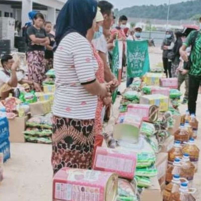 TKI Derita Musibah Kebakaran, Muslimat NU Malaysia Serahkan Bantuan