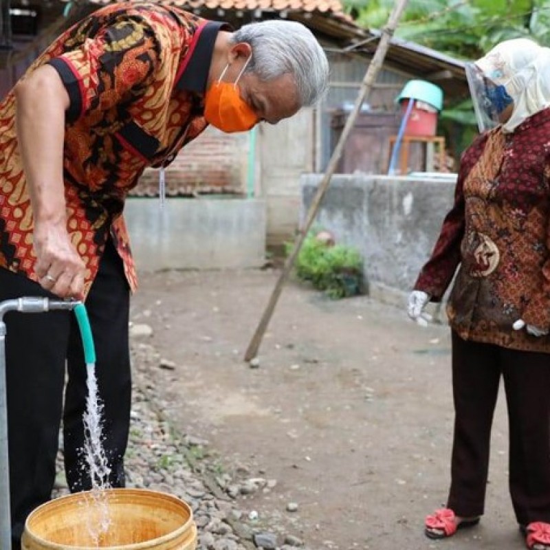 Bantuan Air Bersih dari Pemprov Jateng Disambut Gembira Ribuan Warga Purworejo