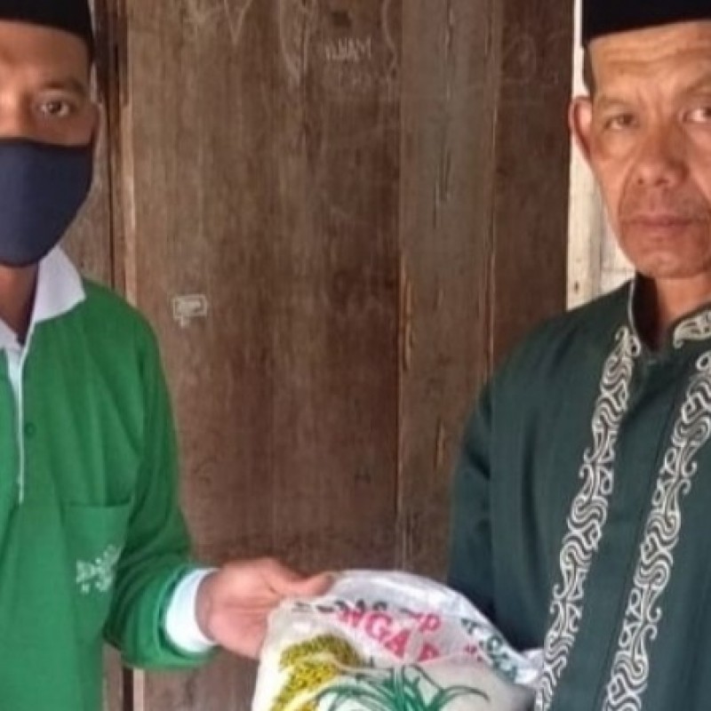 UPZISNU di Lampung Tengah Bagikan Beras kepada Warga Terdampak Covid-19