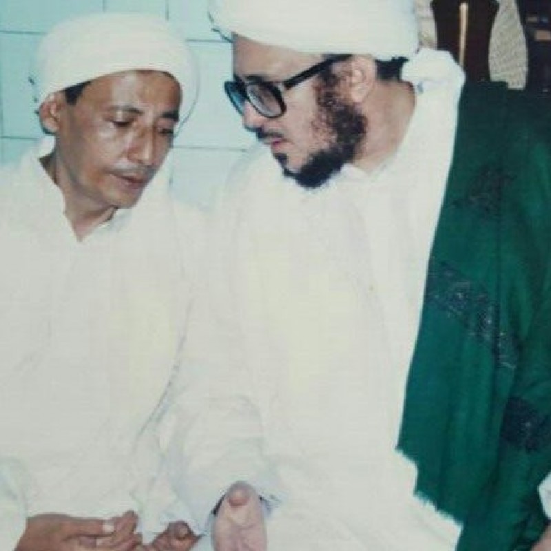 Habib Luthfi dan Pentingnya Punya Guru Berakhlak Mulia
