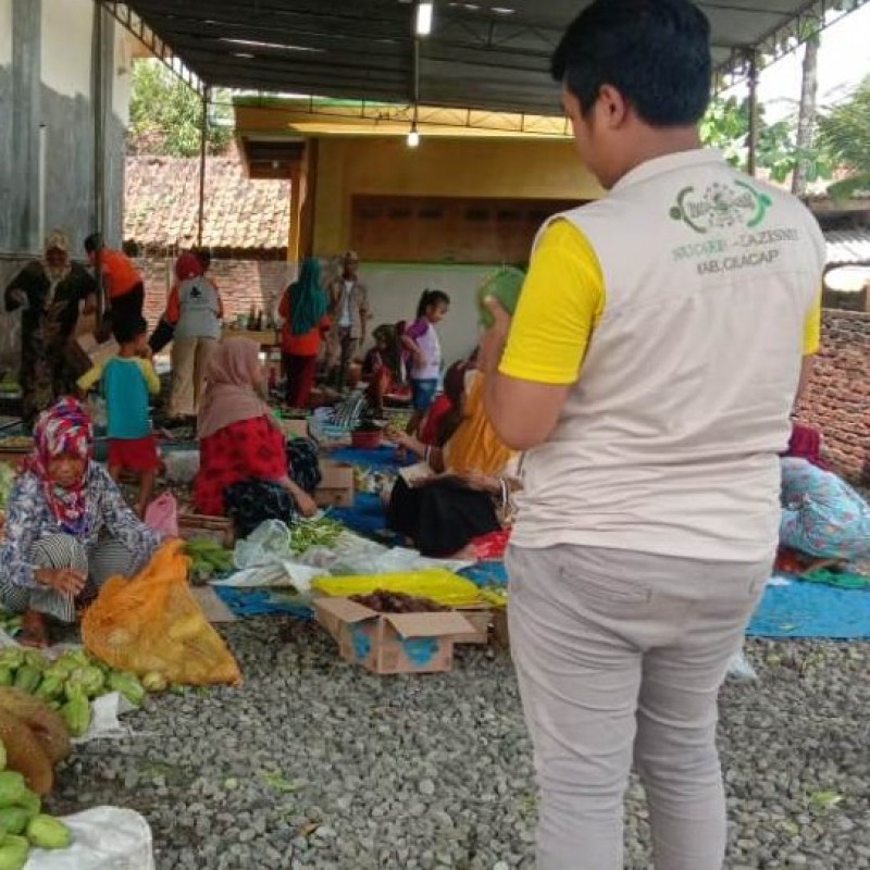 Terdampak Banjir, Relawan NU Cilacap Tetap Membantu Warga