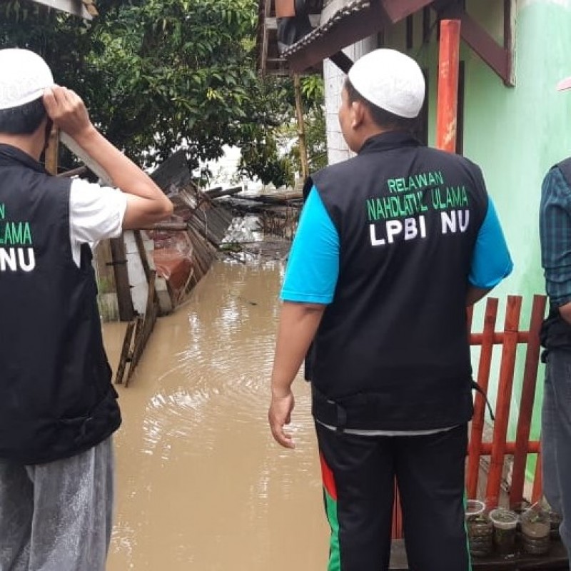 LPBINU Banten Dirikan Posko dan Bagikan Logistik untuk Warga Terdampak Banjir