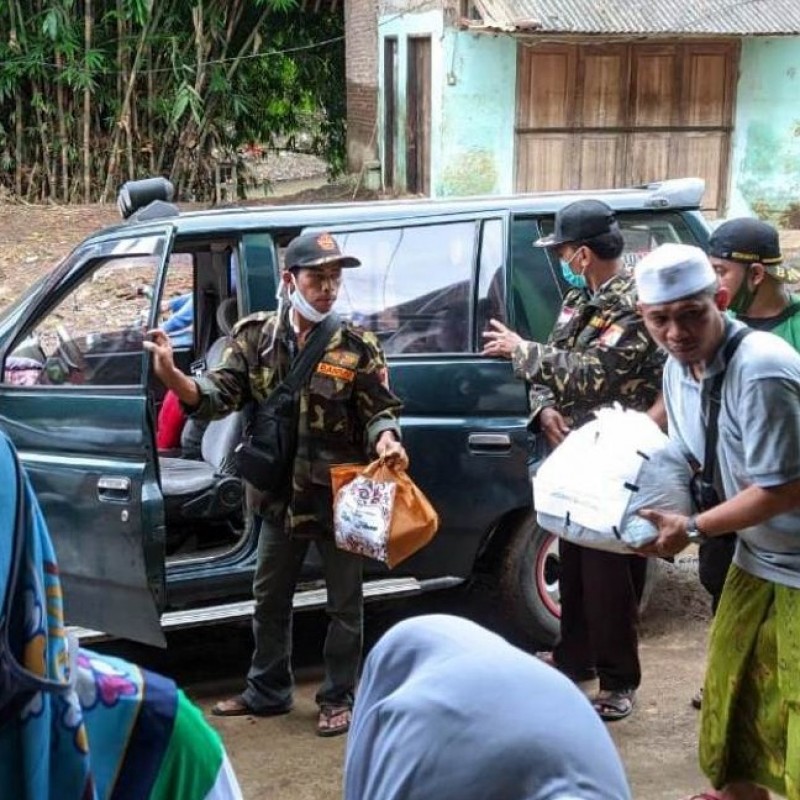 MWCNU Jenggawah dan Muslimat NU Jember Sumbang Pesantren Korban Banjir