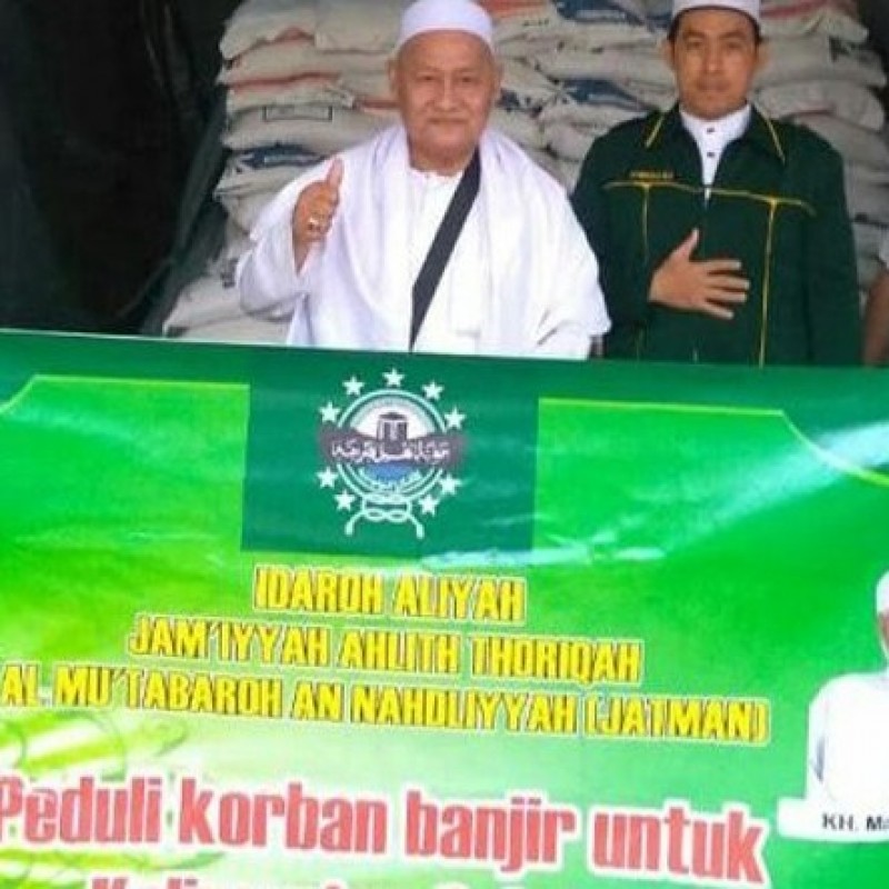 Habib Luthfi Sumbang 4 Ton Beras untuk Warga Terdampak Banjir di Kalsel