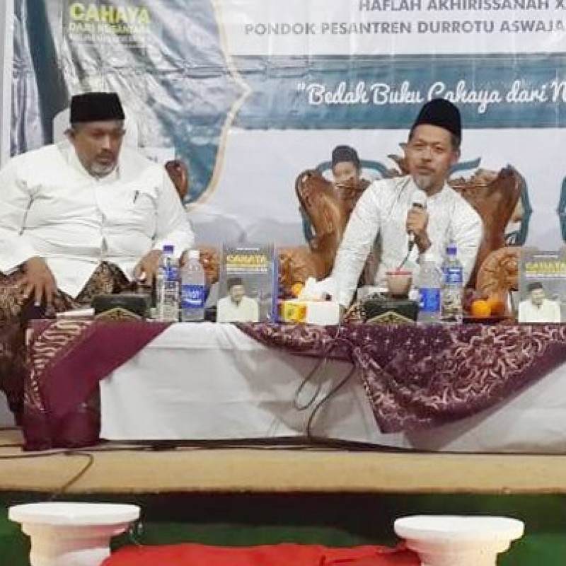 Pesantren Durrotu Aswaja Semarang Bedah Buku tentang Habib Luthfi