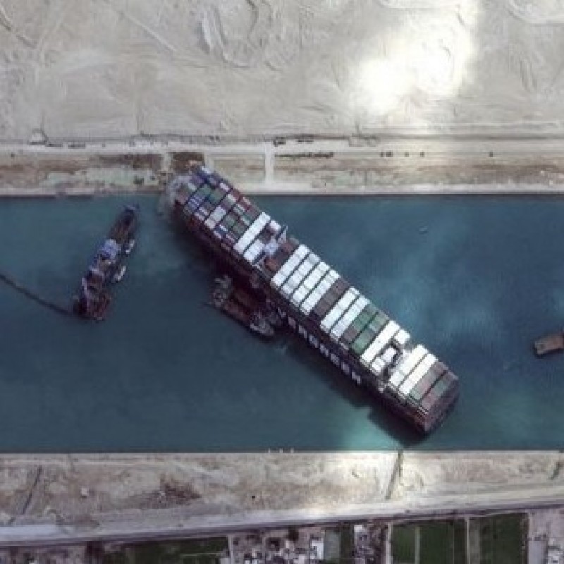 Kapal Kontainer Raksasa Berhasil Dilepaskan, Terusan Suez Kembali Normal