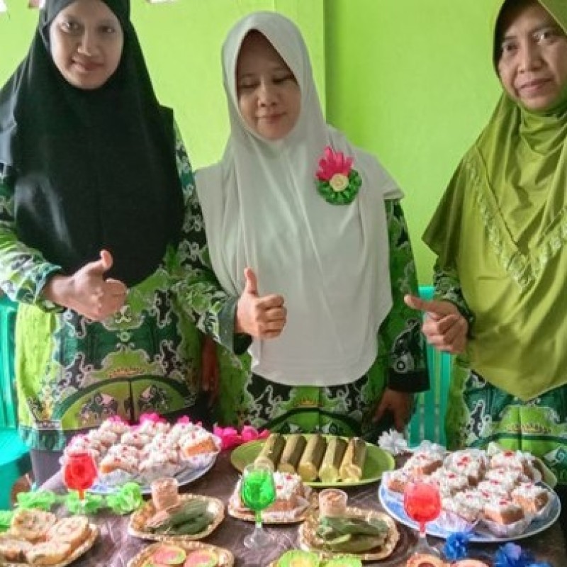 Muslimat NU Adiluwih Sukseskan '1.000 Wirausahawati Emak-Emak’