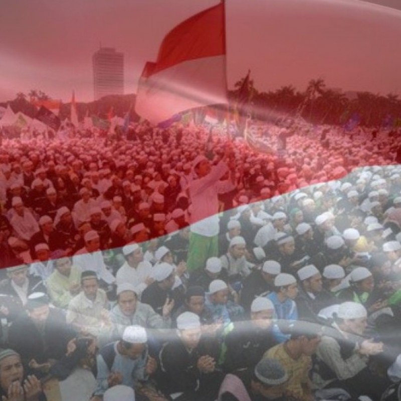 Menyanyikan Lagu Indonesia Raya di Majelis Taklim
