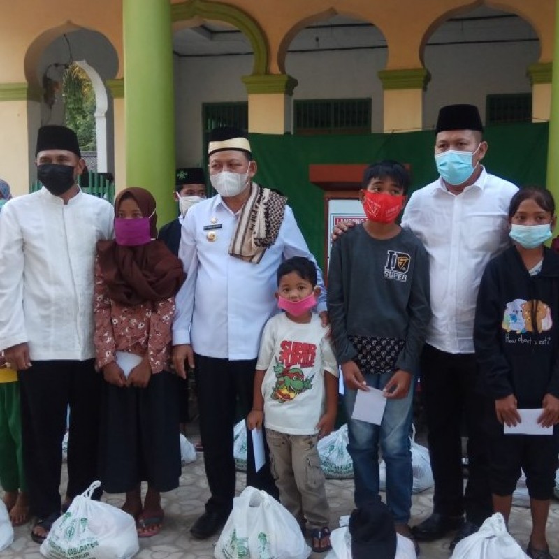 Santunan di Lampung Timur Ingatkan Keutamaan Doa Anak Yatim