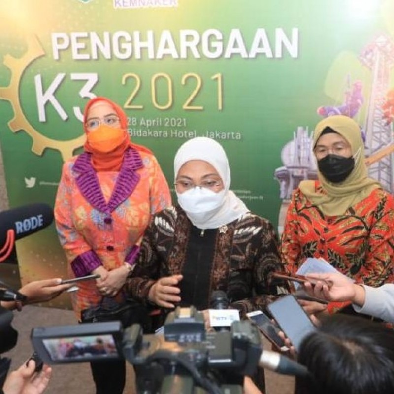 Penghargaan K3 Kemnaker 2021 untuk Gubernur dan Perusahaan