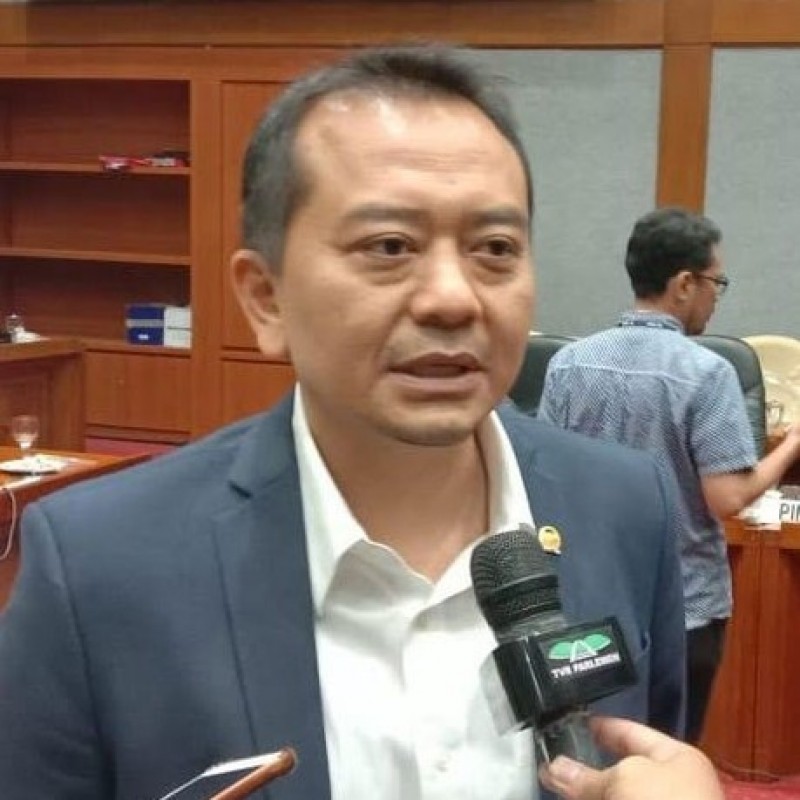 Komisi X DPR Dorong Kemendagri Terbitkan SE untuk Pemda soal Seragam Sekolah