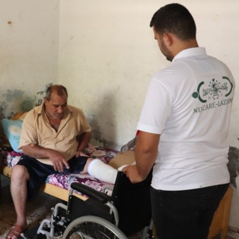 Warga di Jalur Gaza Palestina Terima Bantuan Kursi Roda LAZISNU