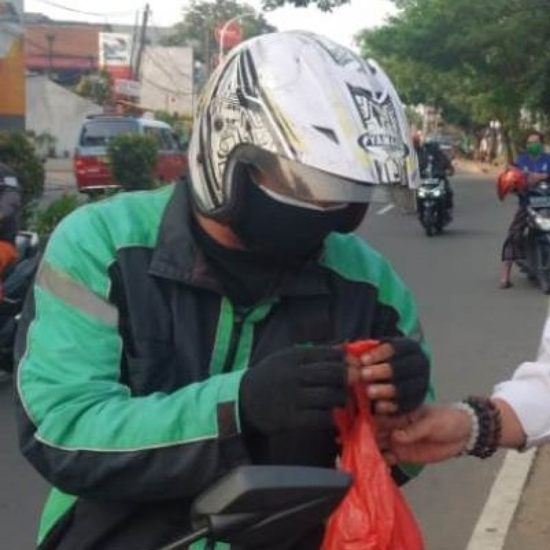 Warga Terdampak Covid di Kota Tangerang Terima Daging Kurban NU Care-LAZISNU