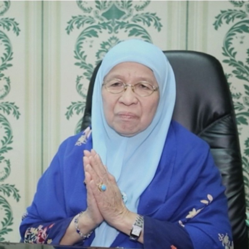 Prof Hj Huzaemah Tahido Yanggo, Intelektual Perempuan Indonesia