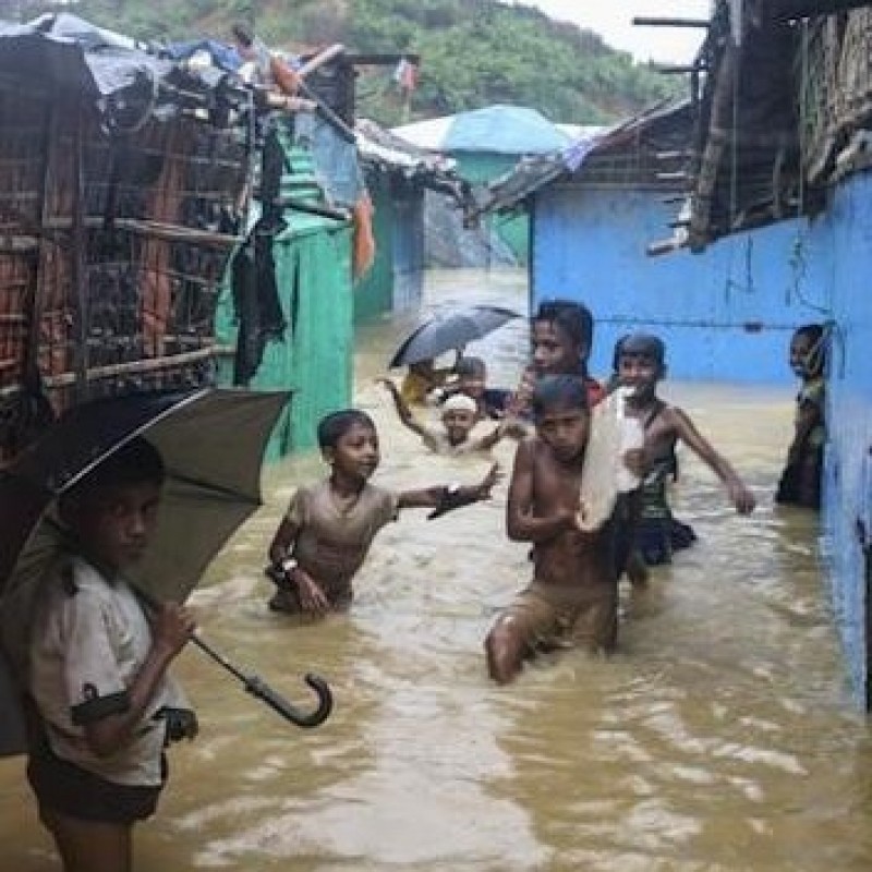 Kamp Pengungsian Dilanda Banjir, Muslim Rohingya Makin Terimpit Kesengsaraan