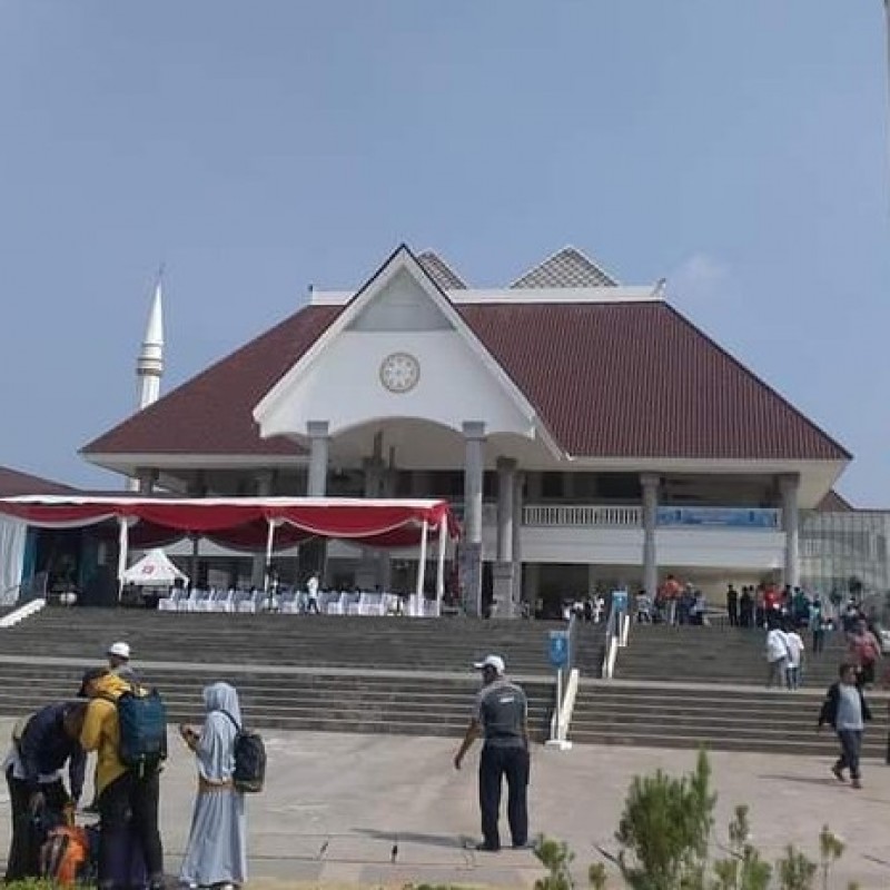 Masjid Raya KH Hasyim Asy’ari Gelar Shalat Jumat dengan Tetap Patuhi Aturan PPKM