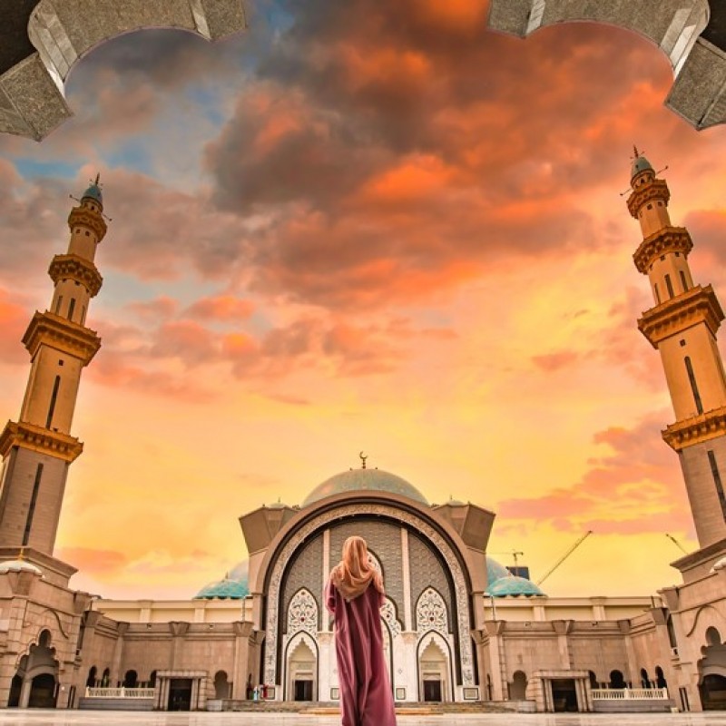 Kemenag Buka Seleksi Imam Masjid untuk UEA, Berikut Syaratnya