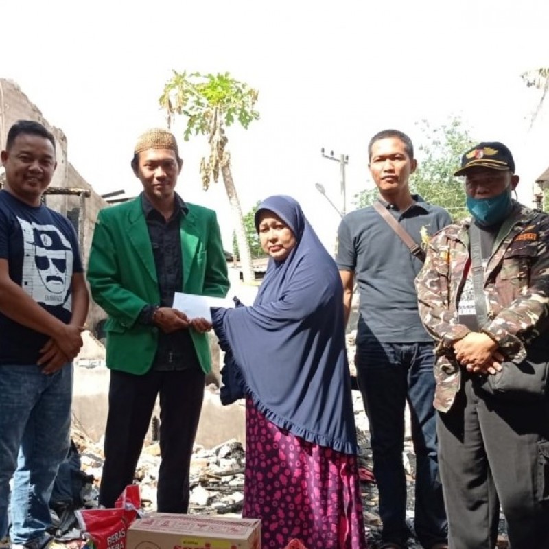 Ansor Pekanbaru Bantu Korban Kebakaran di Sungai Sibam Riau