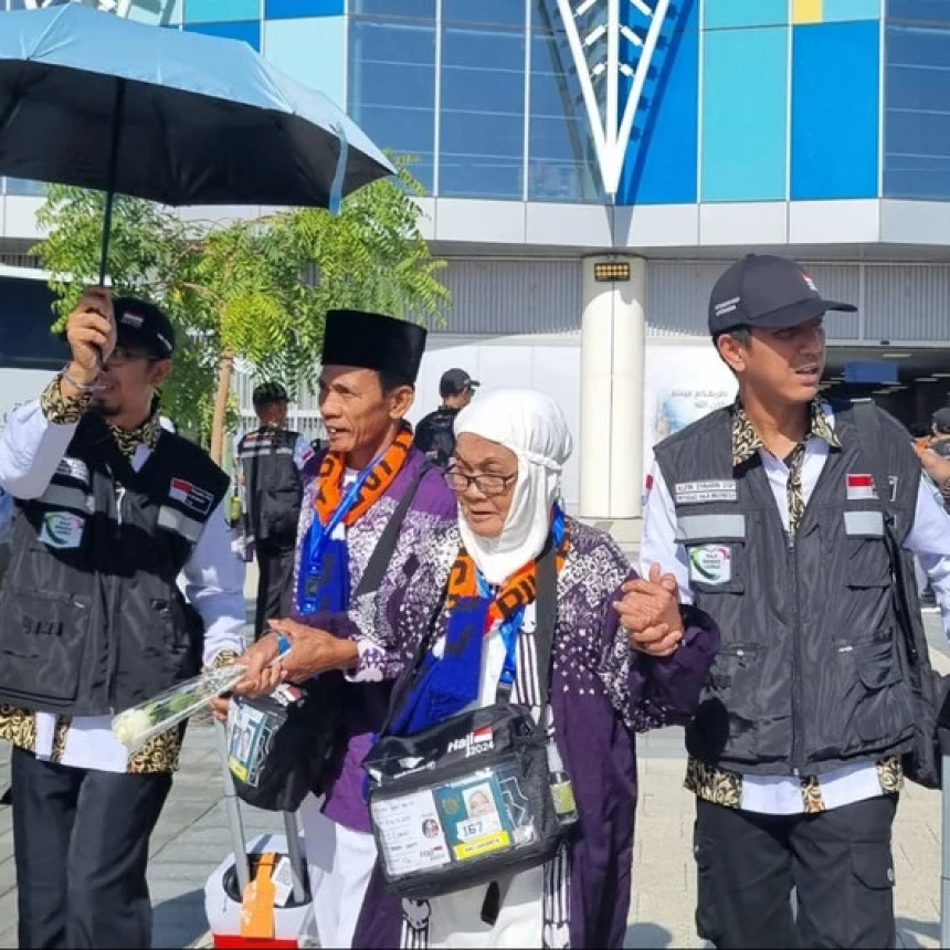 Alhamdulillah, 393 Jemaah Haji Indonesia Kloter Pertama Tiba di Madinah