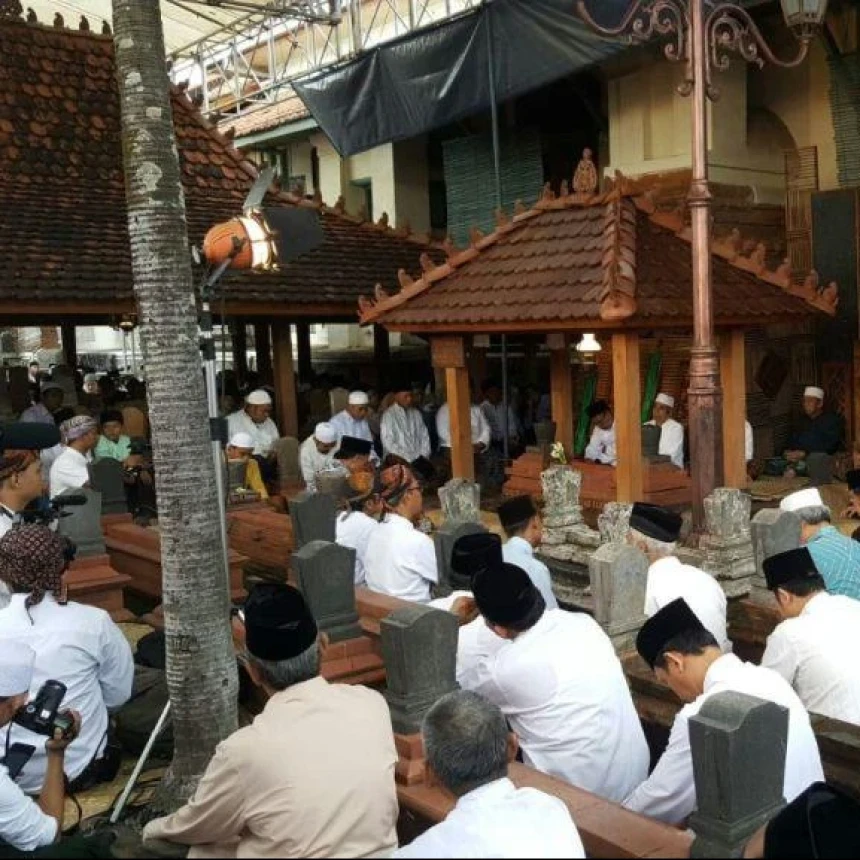 Empat Motivasi Ziarah Kubur menurut Syekh Nawawi Banten
