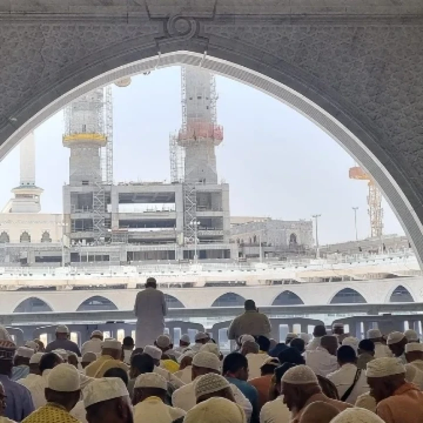 Shalat Jumat di Masjidil Haram: Penuh Sesak Jamaah, Tapi Nyaman