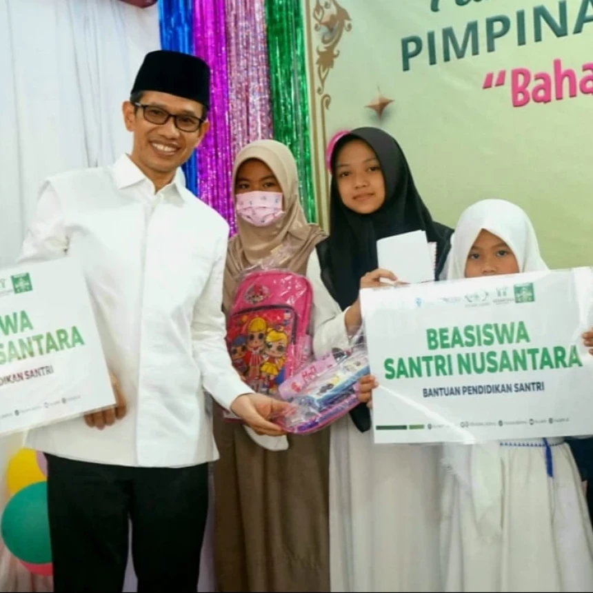 LAZISNU dan Muslimat NU Implementasikan Penyaluran Zakat Korporasi PT Paragon dengan Gelar Santunan Yatim