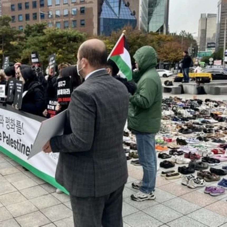Warga Korea Selatan Gelar Aksi 2.000 Pasang Sepatu untuk Palestina