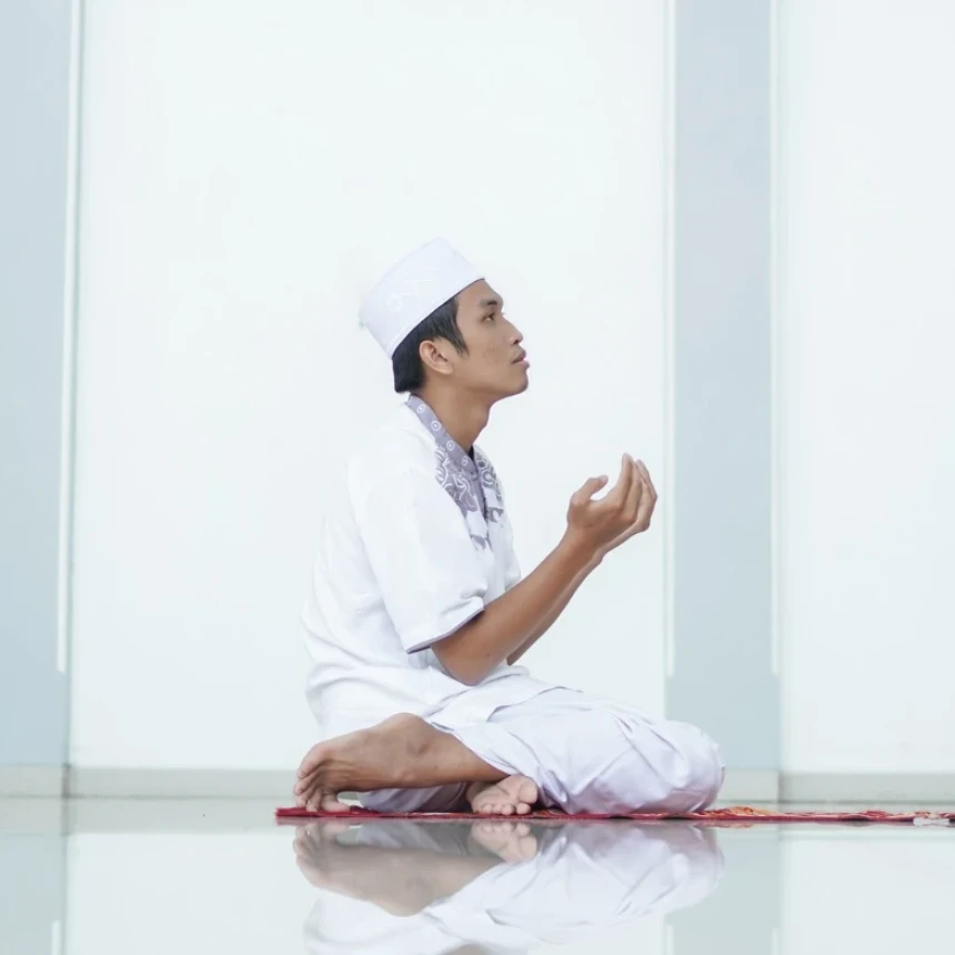 Khutbah Jumat: Tahun Baru Hijriah, Momentum Upgrade Diri Menuju Muslim yang Lebih Baik
