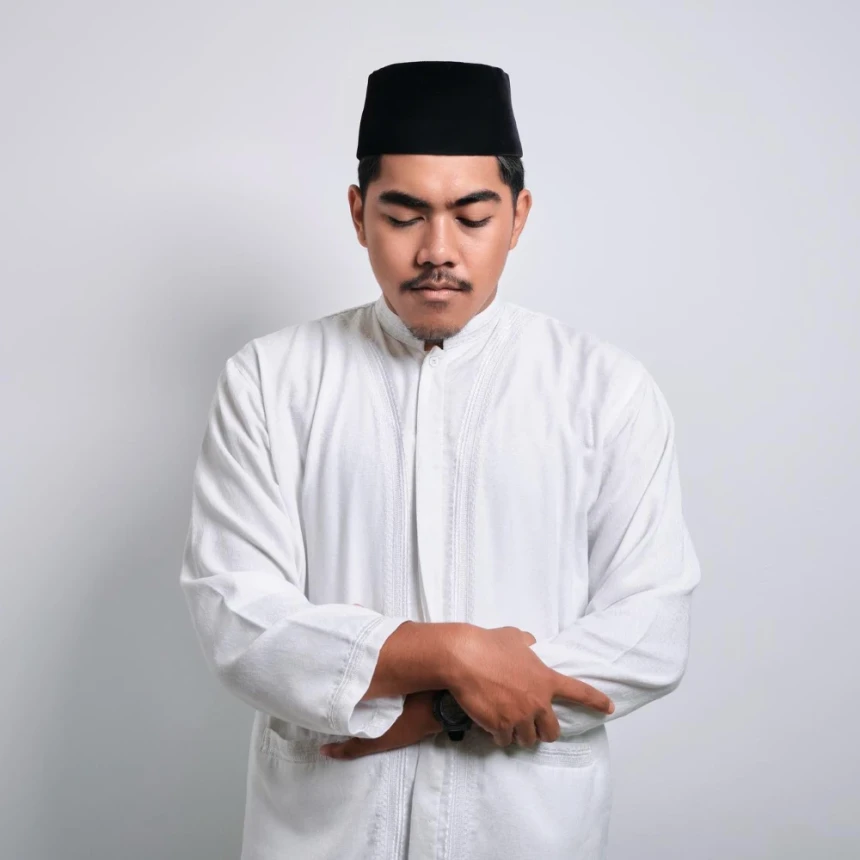 Tidak Bisa Menundukkan Kepala Saat Rukuk karena Operasi, Bagaimana Cara Shalatnya?