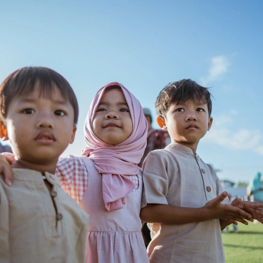 Apakah Anak Yatim Masih Disebut Yatim Jika Ibunya Menikah Lagi?