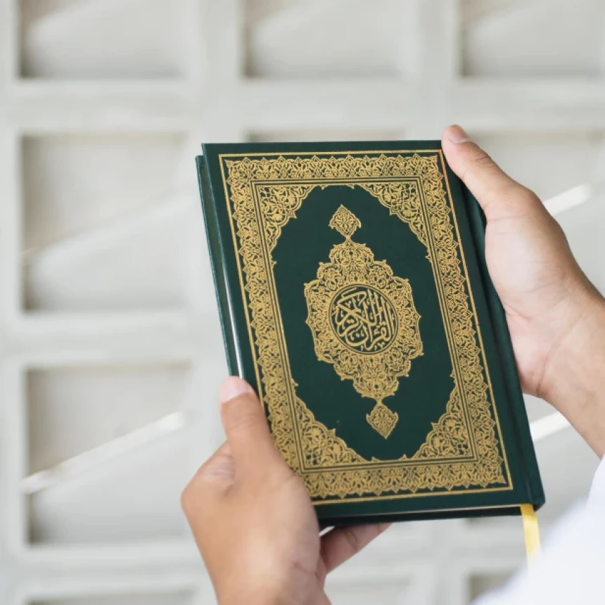 Khutbah Jumat: Tetap Membaca Al-Qur’an di Tengah Kesibukan Hidup