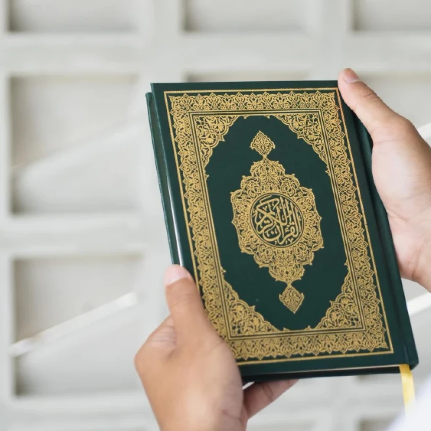 Tafsir Surat Ali 'Imran Ayat 139–140 yang Dibacakan saat Pemakaman Ayatullah Ali Khamenei