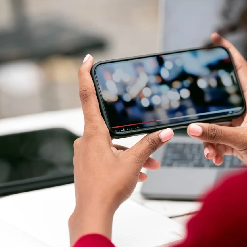 Hukum Sengaja Menonton Video Perempuan Berpakaian Terbuka
