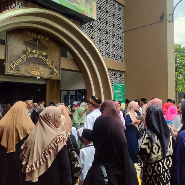 Selama Muktamar Ke-35 NU, Makam Gus Dur Dibuka 24 Jam